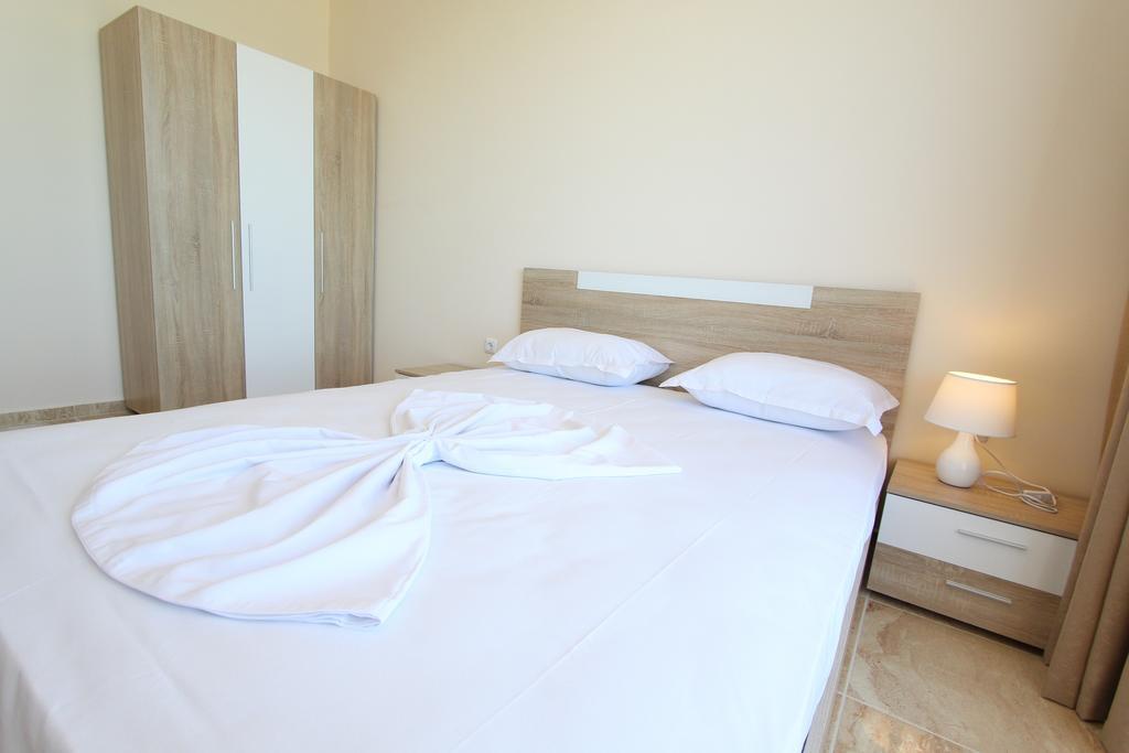 Golden Sea View Apartments Pomorie Eksteriør billede
