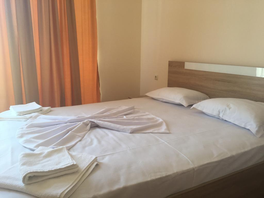Golden Sea View Apartments Pomorie Eksteriør billede